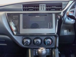 Toyota Corolla Quest 1.8 Plus manual - Image 12