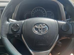 Toyota RAV4 2.0 GX auto - Image 8