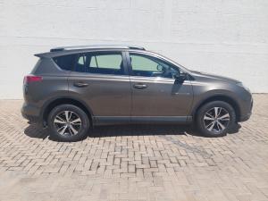 Toyota RAV4 2.0 GX auto - Image 3