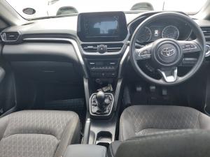 Toyota Urban Cruiser 1.5 XR manual - Image 8