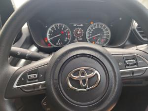 Toyota Urban Cruiser 1.5 XR manual - Image 10