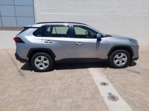 Toyota RAV4 2.0 GX auto - Image 10