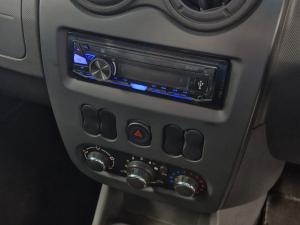 Nissan NP200 1.6i safety pack (aircon) - Image 10