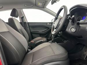 Hyundai i20 1.4 Motion automatic - Image 11