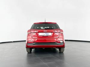 Hyundai i20 1.4 Motion automatic - Image 4