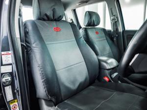Toyota Hilux 2.7 double cab Raider Dakar edition - Image 16