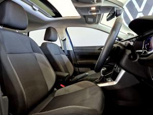 Volkswagen Polo hatch 1.0TSI Life auto - Image 12