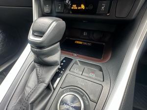 Toyota RAV4 2.5 Hybrid VX E-Four - Image 11