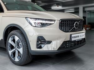 Volvo XC40 B4 Plus Dark - Image 10