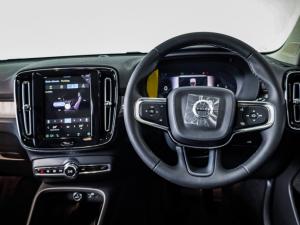 Volvo XC40 B4 Plus Dark - Image 9