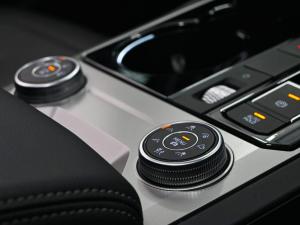 Volkswagen Touareg V6 TDI Executive R-Line - Image 13