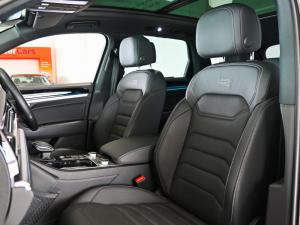 Volkswagen Touareg V6 TDI Executive R-Line - Image 17