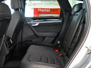 Volkswagen Touareg V6 TDI Executive R-Line - Image 18
