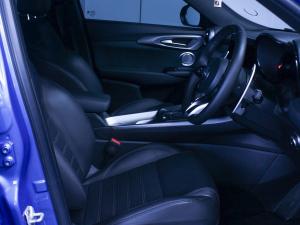 Alfa Romeo Tonale 1.5T Hybrid Veloce - Image 10