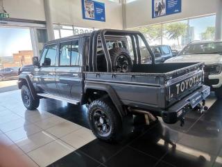 Toyota Land Cruiser 79 2.8GD-6 double cab