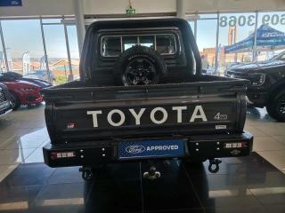 Toyota Land Cruiser 79 2.8GD-6 double cab