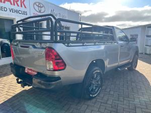 Toyota Hilux 2.4GD-6 single cab 4x4 Raider manual - Image 3