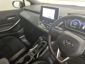 Toyota Corolla hatch 1.8 Hybrid XR - Image 8