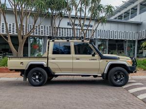 Toyota Land Cruiser 79 4.5D-4D V8 double cab LX - Image 4
