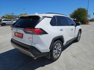 Toyota RAV4 2.0 VX - Image 2
