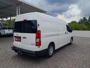 Toyota Quantum 2.8 SLWB panel van - Image 2