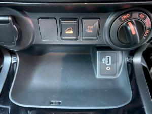 Nissan Navara 2.5DDTi double cab PRO-4X 4x4 - Image 10