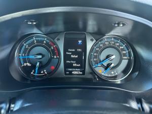Toyota Hilux 2.8GD-6 Xtra cab 4x4 Legend auto - Image 9