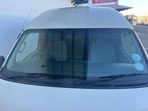 Toyota Hiace 2.5D-4D bus 14-seater GL - Image 10