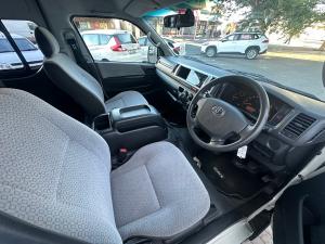 Toyota Hiace 2.5D-4D bus 14-seater GL - Image 13