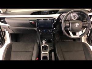 Toyota Hilux 2.8GD-6 double cab Raider auto - Image 6