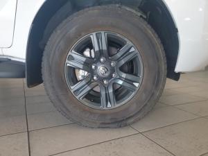 Toyota Hilux 2.4 GD-6 RB Raider automaticS/C - Image 10