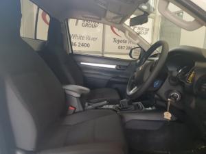 Toyota Hilux 2.4 GD-6 RB Raider automaticS/C - Image 9