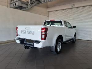 Isuzu D-Max 1.9TD Extended cab LS manual - Image 4