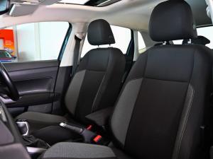 Volkswagen Polo hatch 1.0TSI Life auto - Image 13
