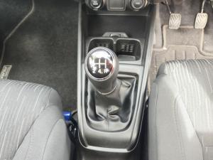 Toyota Rumion 1.5 SX manual - Image 13