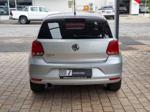 Volkswagen Polo Vivo hatch 1.6 Highline - Image 9