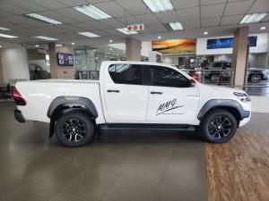 Toyota Hilux 2.8GD-6 double cab Legend auto - Image 4