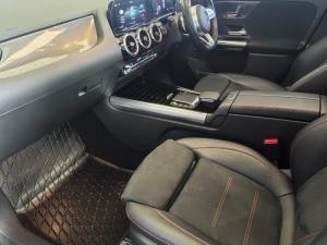 Mercedes-Benz GLA 200D Progressive automatic - Image 14