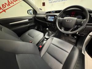 Toyota Hilux 2.0 single cab S (aircon) - Image 6