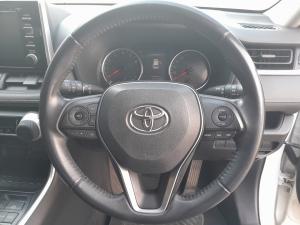 Toyota RAV4 2.0 GX auto - Image 8