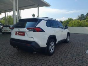 Toyota RAV4 2.0 GX auto - Image 2