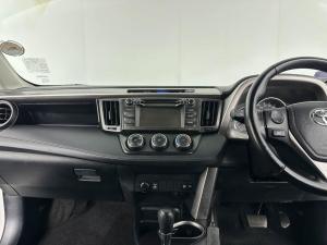 Toyota RAV4 2.0 GX automatic - Image 10