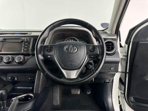 Toyota RAV4 2.0 GX automatic - Image 9