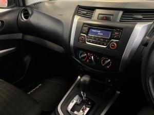 Nissan Navara 2.5DDTi double cab SE auto - Image 8