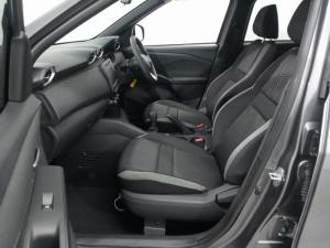 Nissan Magnite 1.0 Visia auto - Image 11