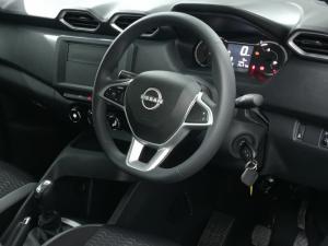 Nissan Magnite 1.0 Visia auto - Image 12