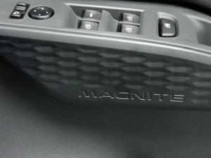 Nissan Magnite 1.0 Visia auto - Image 13