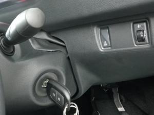 Nissan Magnite 1.0 Visia auto - Image 14