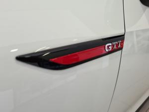 Volkswagen Golf GTI - Image 12
