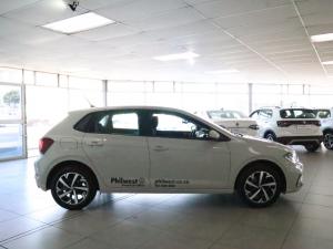 Volkswagen Polo hatch 1.0TSI Life auto - Image 4